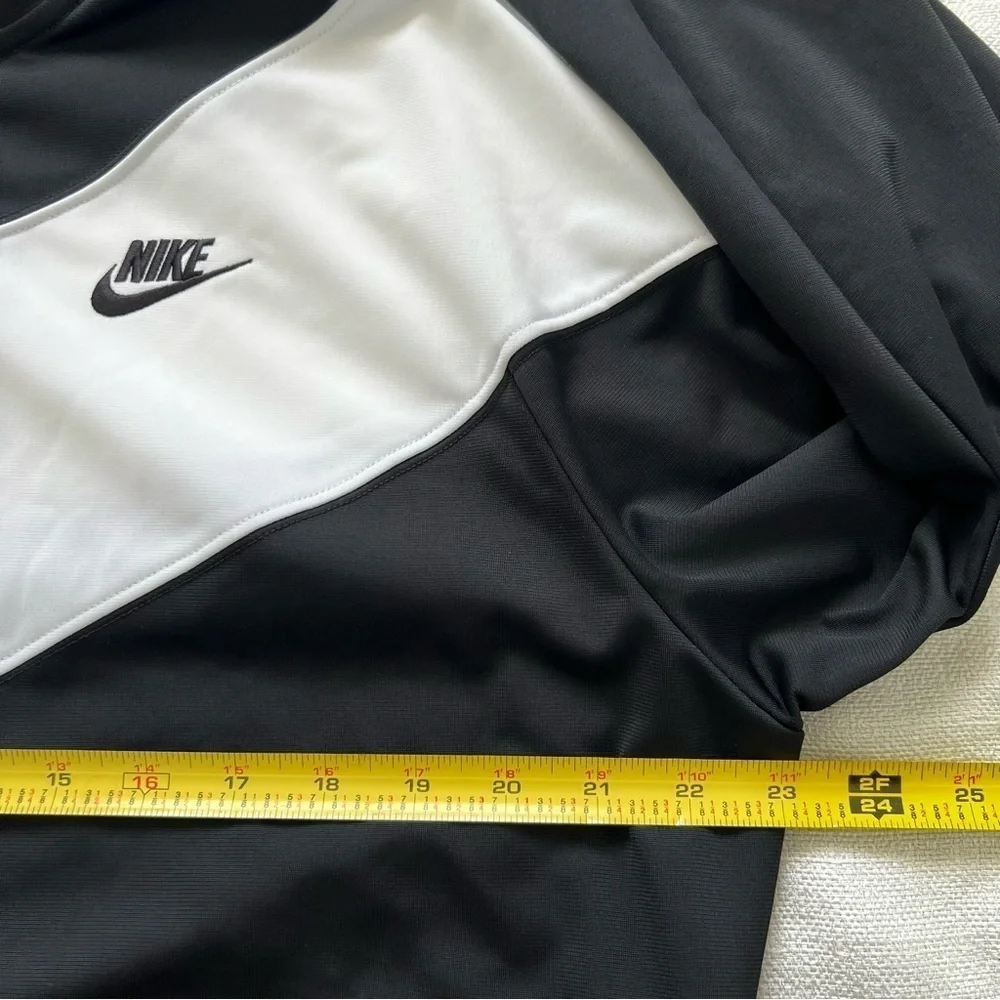 Nike Jackets Cropped Nike Zip Up Size XL